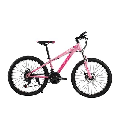 女性が自転車を押して販売